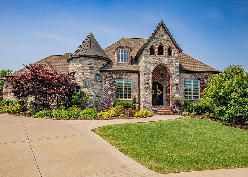 1st image of 2202 W Carolina Way