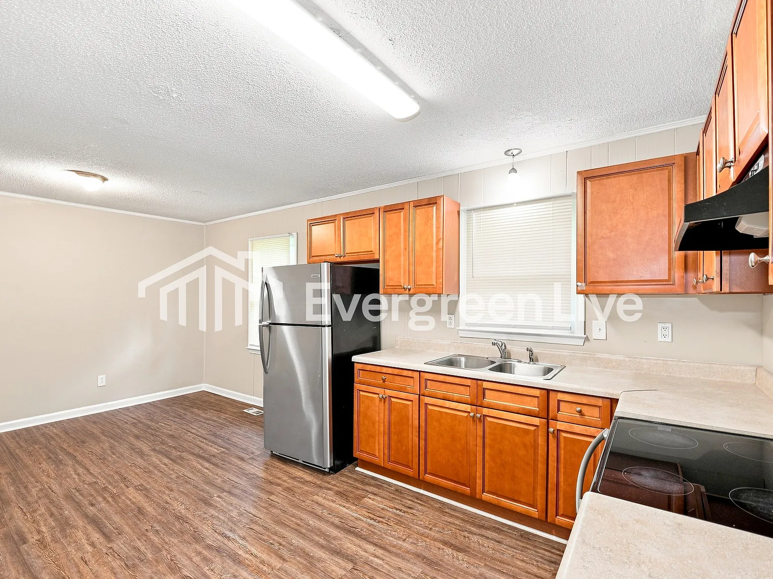 3 bed, 2.0 bath, 1075 sqft, $1,395 — Photo 3