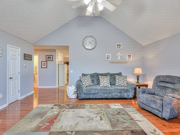 5th image of 79 Brown Ln