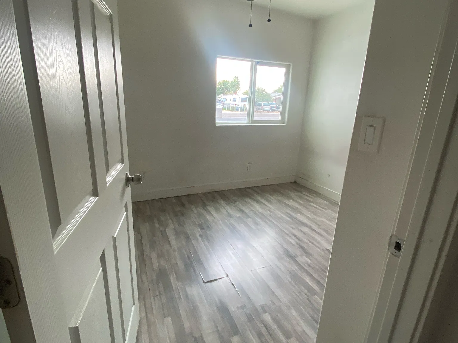 1802 W Vogel Ave — Photo 4