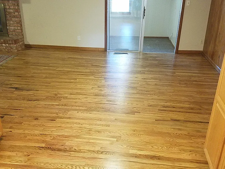 Kitchen to dinner to living to bonus room