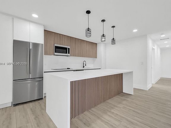 4th image of 5413 SW 23rd St