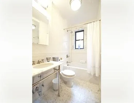 Sold by Nest Seekers International | media 11