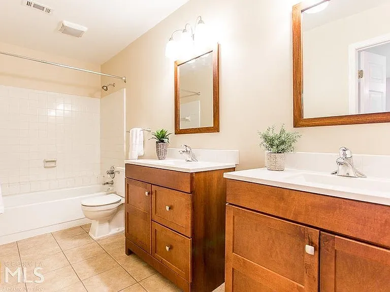2048 Powers Ferry Trce SE — Photo 7
