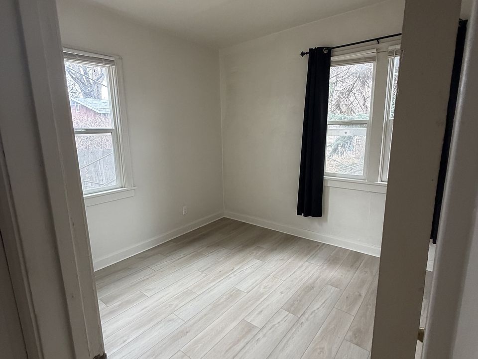 1st image of 104 12th St #3