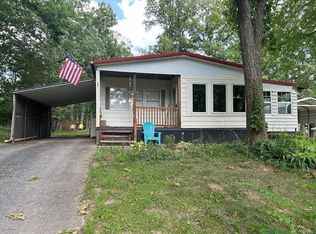 161 Great Oaks Dr, Wright City, MO 63390
