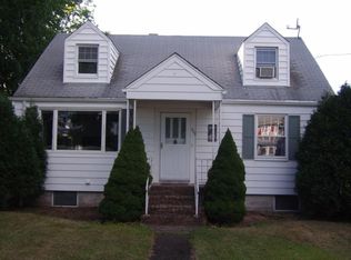 985 Prospect St, Somerset, MA 02726