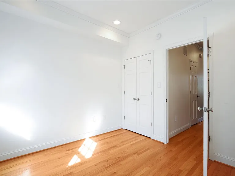 1533 A St NE — Photo 13