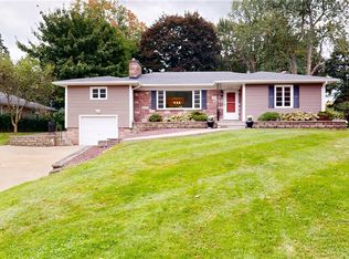 567 Ridgemont Dr, Rochester, NY 14626