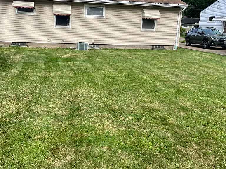 1298 Ada St — Photo 14