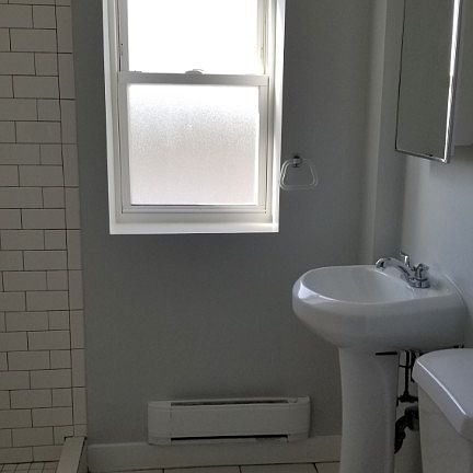 4th image of 7450 N Greenview Ave #745085