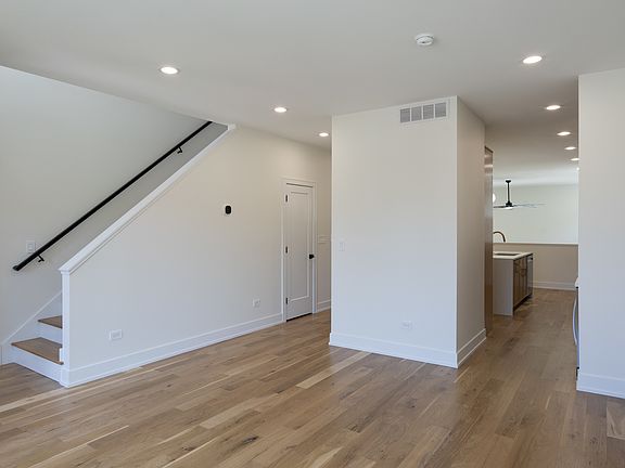 4th image of 2150 N Tripp Ave