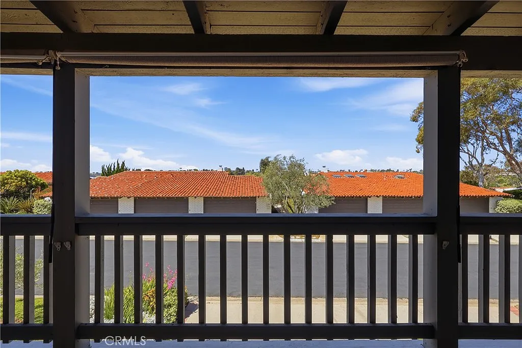 3 bed, 1972 sqft, $8,100 — Photo 4