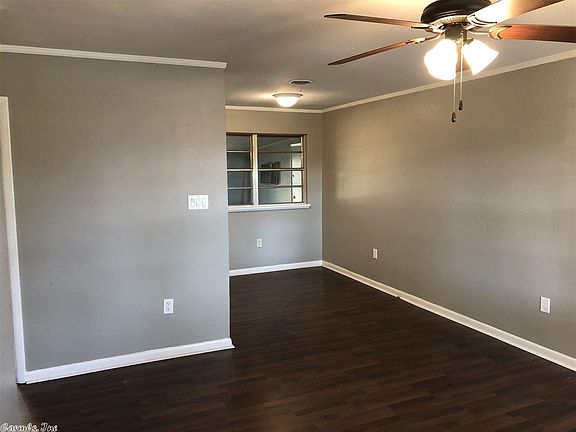 4th image of 1701 Belmoor Dr