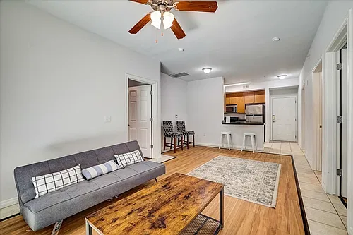 Floor plan 206