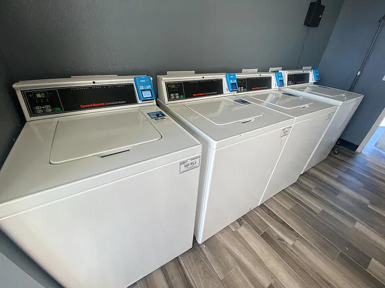 Hickory Pointe Apartments — Photo 14