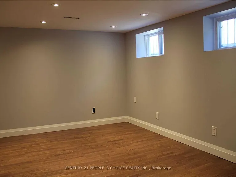 39 Meadowland Dr — Photo 12