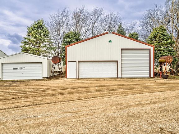 4th image of 1425 240th St