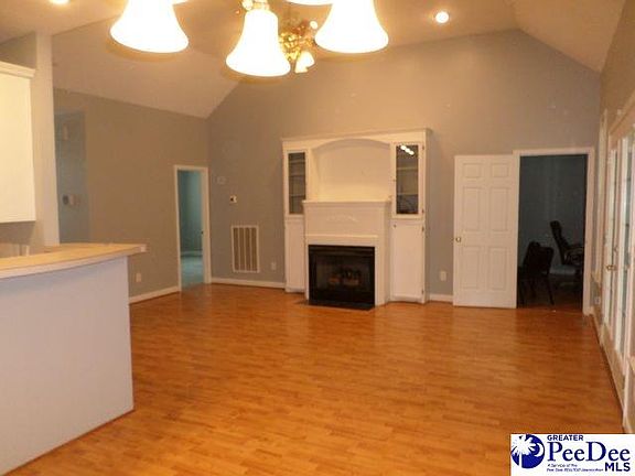 3rd image of 2110 Woodmore Cir