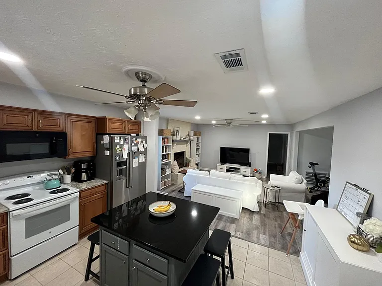 406 Wittel Ave — Photo 4