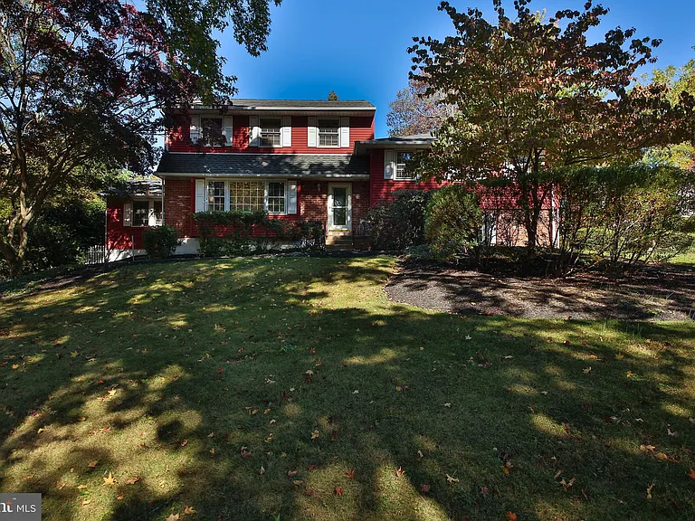 1806 Jody Rd — Photo 2