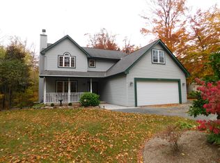 967 Ridgeway Cir, Fredonia, WI 53021