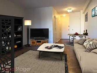 Rented by R New York