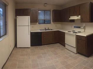 821 Zschokke St APT 4, Highland, IL