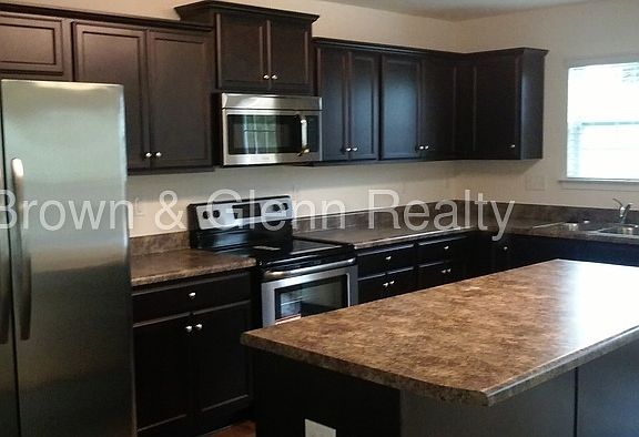 3rd image of 118 Shadow Woods Dr