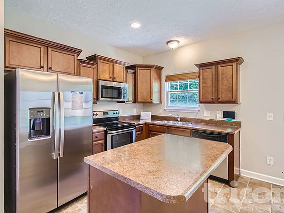 5th image of 241 Sundown Dr