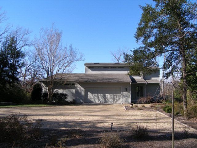 1st image of 1648 Old Orchard Dr