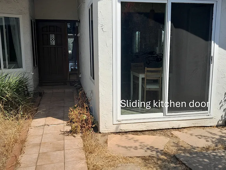 5599 Amadita Ln — Photo 14