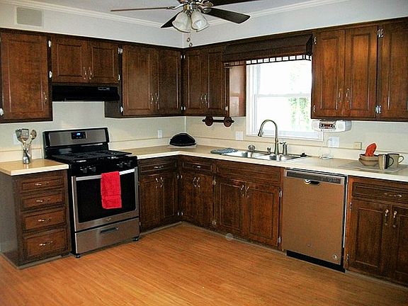 2nd image of 3401 Woodlane Dr