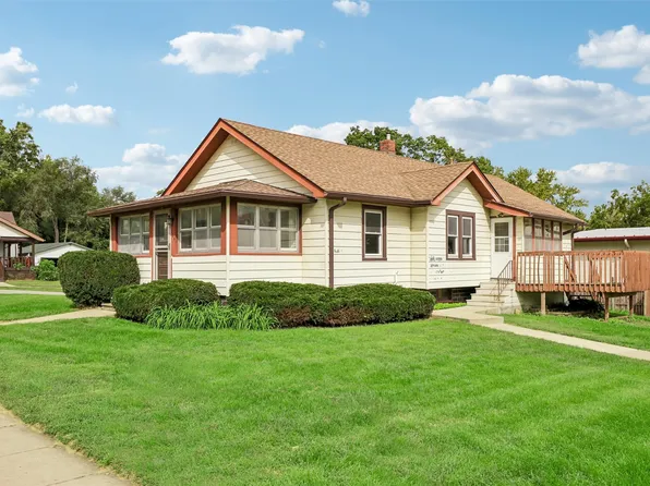 135 5th St, Carlisle, IA 50047