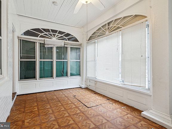 4th image of 5836 Larchwood Ave