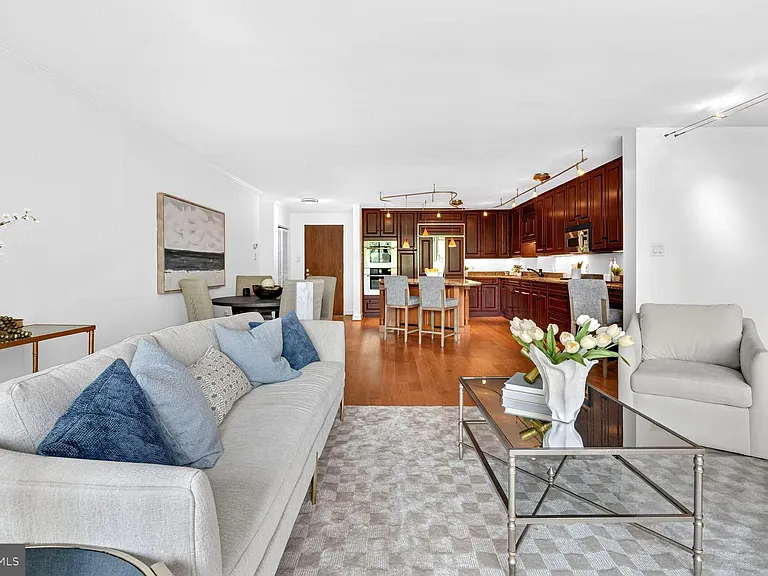2555 Pennsylvania Ave NW #409 — Photo 9