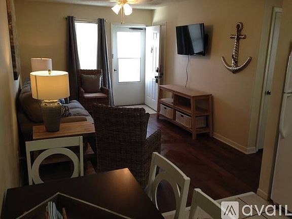 5th image of 1307 Redwood Ln Unit 206
