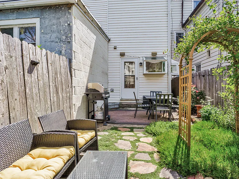 585 Showers St — Photo 10