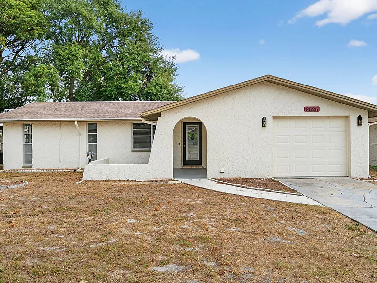 8626 Robilina Rd — Photo 2