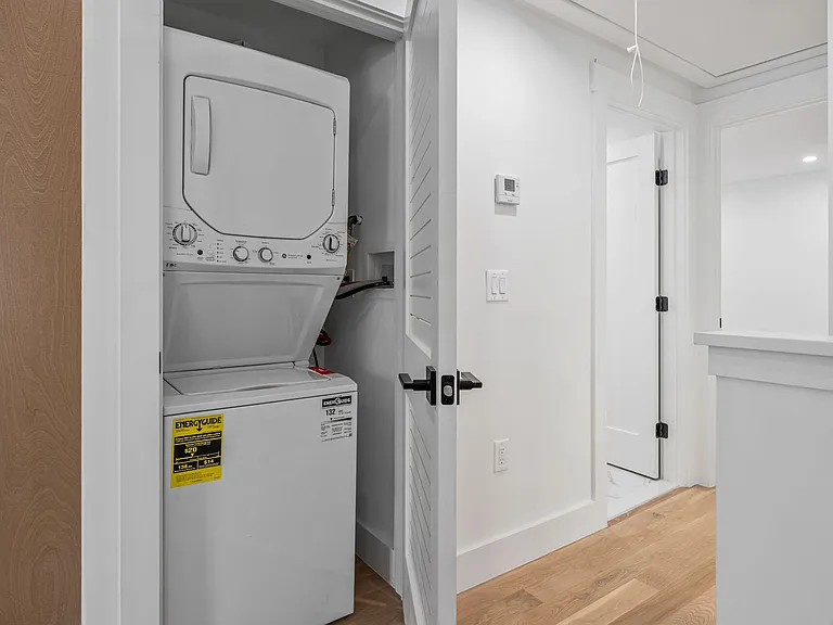399 Gilbert St #399 — Photo 12