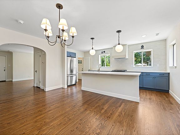 4th image of 3717 Decatur St