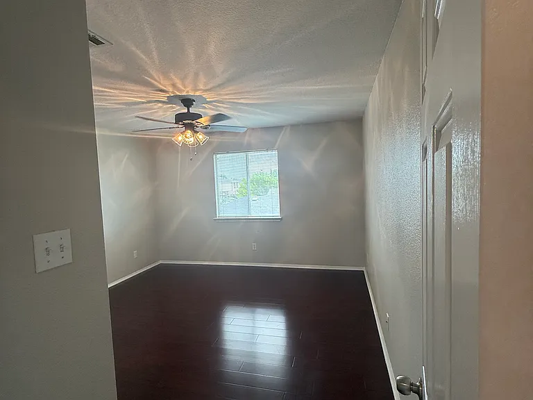 502 Constellation Dr — Photo 31