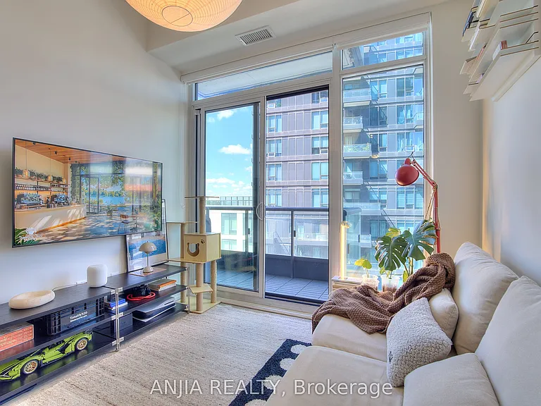 8868 Yonge St #701 — Photo 17