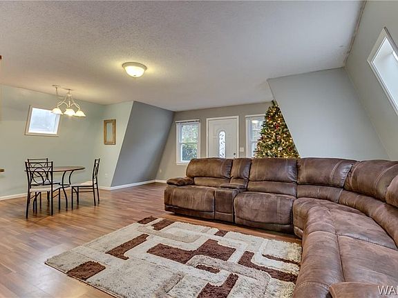 5th image of 4148 Lakepoint Dr
