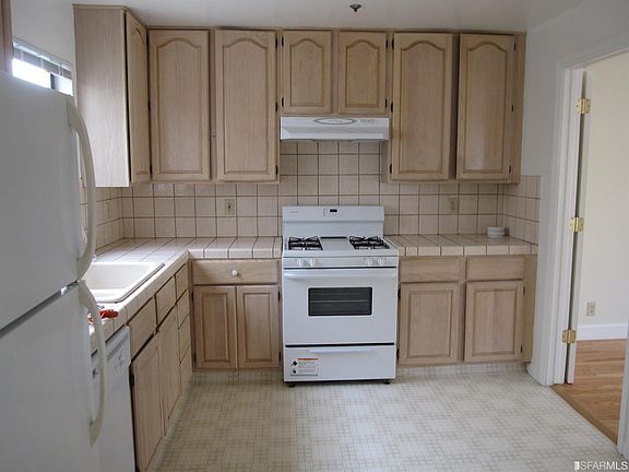 4th image of 4233 Judah St #3