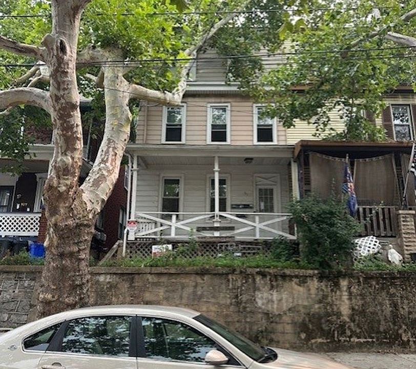 1st image of 311 S 2nd St APT 1