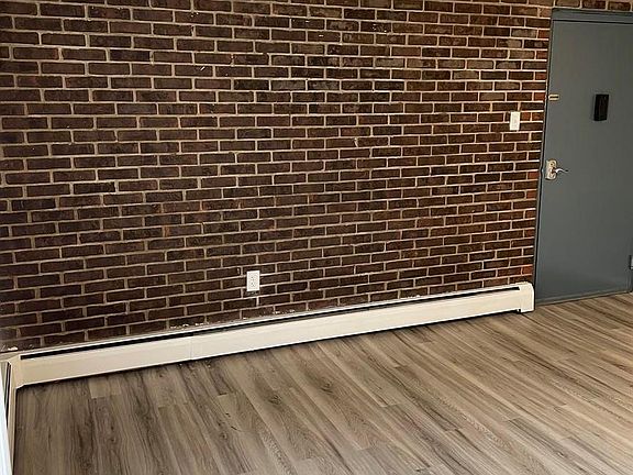 3rd image of 6126 Plymouth Ave #B8