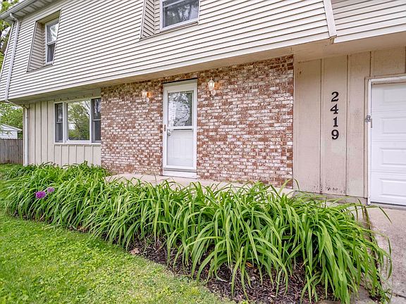3rd image of 2419 S Beck Ln