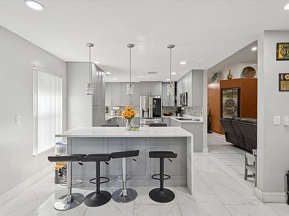 4th image of 5150 NW 75th Avenue