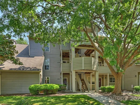 2533 Stockbridge Dr, Charlotte, NC 28210